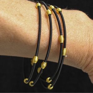Stretch Bracelets w/ Mixed Metals Beads: Black & Gold